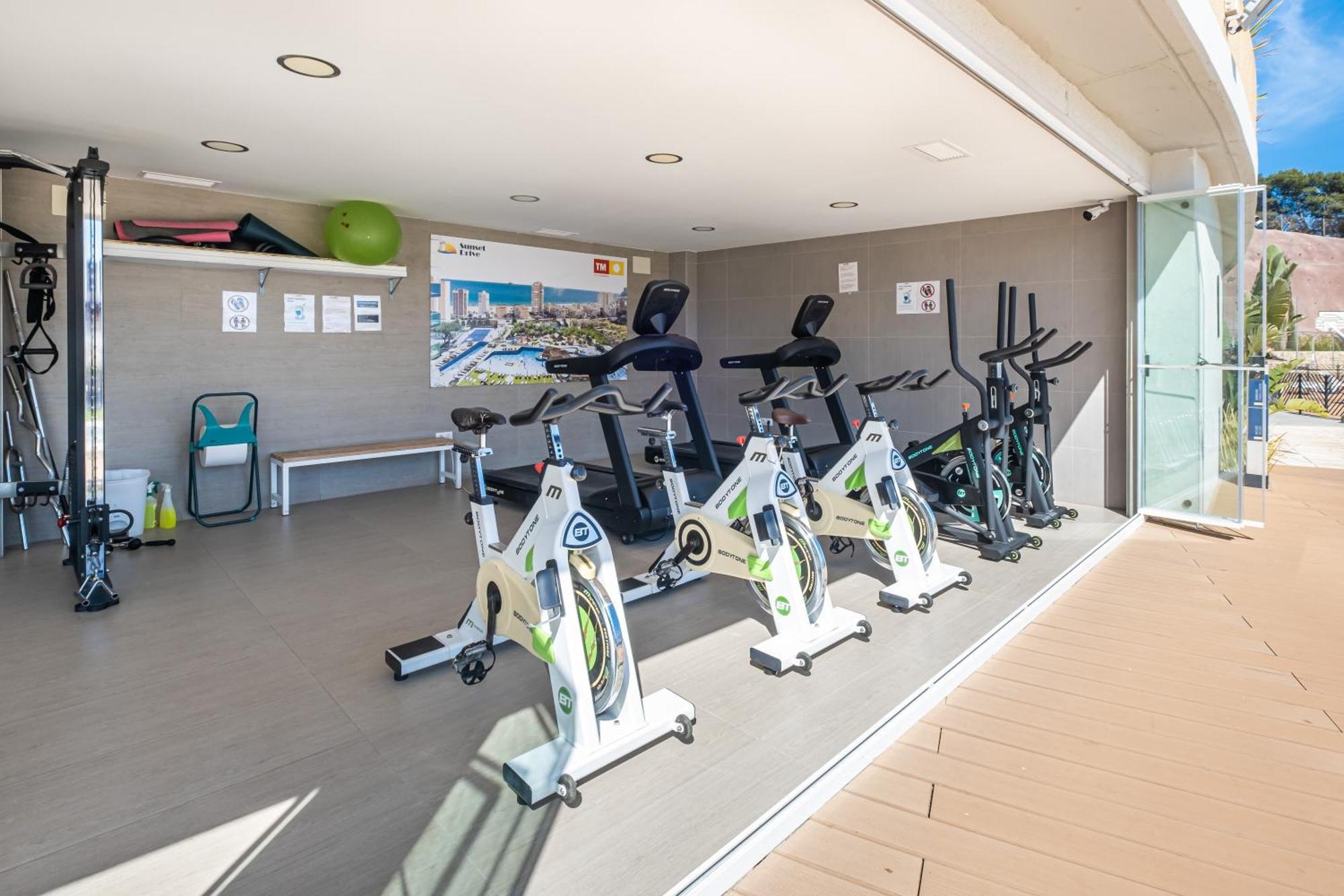 Sunset Drive Resort Apartment 4-8 Poniente Beach بينايدورم المظهر الخارجي الصورة